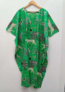 ชุดเดรสผ้าฝ้ายพิมพ์ลายดอกไม้สไตล์วินเทจสำหรับผู้หญิง คอวี แขนสามส่วน ลายป่า 100% ผ้าฝ้ายสีเขียว ยาวระดับเข่า ชุดคลุมชายหาด - Product Image 2