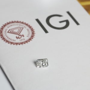 Diamant de laboratoire CVD de 0,60 ct, couleur D, pureté IF, taille Radiant, certifié IGI, fournisseur B2B de joaillerie fine - Product Image 1
