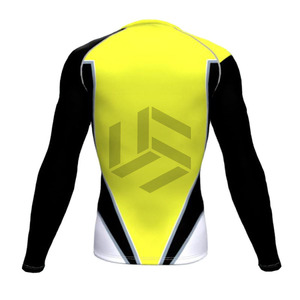 Camiseta de compresión de diseño y talla personalizados para hombre, traje elástico ajustado para entrenamiento, camiseta deportiva, camiseta de fitness, camiseta protectora contra erupciones cutáneas para hombre - Product Image 3