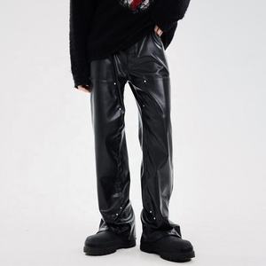 กางเกงยีนส์ผู้ชายเอวกลางทรง OEM ดีไซน์โดดเด่น สไตล์สตรีทแวร์ แต่งหนัง PU ทรงขาบาน ผลิตด้วยวิธีการทอผ้าแบบไม่ถักทอ สินค้าใหม่ล่าสุด - Product Image 6