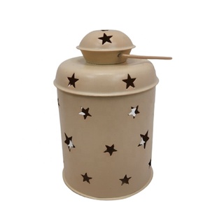 Lanterne en métal décorative pour la maison avec bougeoir chauffe-plat et porte-bougie pour la décoration de mariage et de fête en vrac fait à la main - Product Image 4