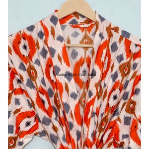 Kimono indio de algodón con estampado floral, estilo bata de baño corta, elegante, para mujer y hombre, ideal como pareo de playa. - Product Image 4