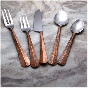 Ensemble de couverts dorés à manche ondulé en acier inoxydable de qualité supérieure, finition or mat, compatible lave-vaisselle, vaisselle de luxe moderne pour la vente en gros - Product Image 5