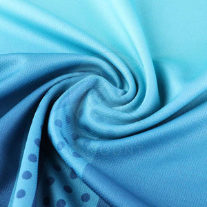 Uniforme de sport respirant, léger, durable et confortable pour l'entraînement et la pratique en extérieur - Product Image 6