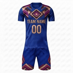 Uniforme de football unisexe pour adultes à manches courtes et col rond de haute qualité personnalisé, 100% polyester, séchage rapide, couleurs et logo personnalisables - Product Image 1