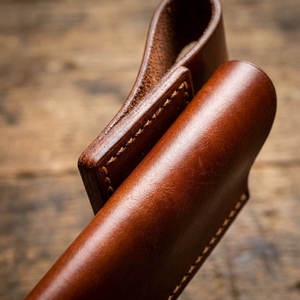 Diseño ideal para la colección de cuchillos y el almacenamiento diario. Estuche para cuchillos de cuero duradero. Material de cuero genuino. Elegante y compacto. - Product Image 6