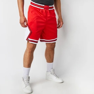 Pantalones Cortos de Entrenamiento de Baloncesto Personalizados 100% Poliéster, Diseño Liso, Ecológicos, de Secado Rápido - Product Image 4