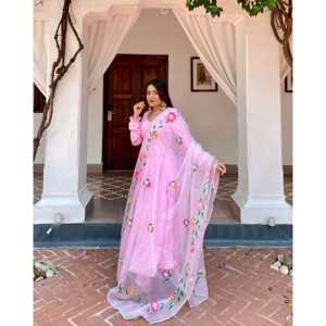 Ensemble de robe Anarkali en rayonne rose Uma, taille XS, Salwar Kameez avec motif dessiné à la main pour les mariages - Product Image 2