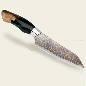 Cuchillo de chef de acero damasco con mango de madera y diseño decorativo para uso en la cocina - Product Image 3