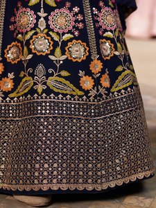 Ensemble Lehenga Choli pour femmes, bleu marine, brodé, travail floral Zari Resham, longueur complète, élégant, 2 pièces, tenue traditionnelle en mousseline de soie - Product Image 6