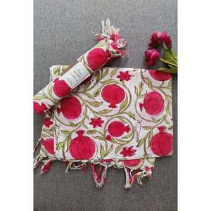 Robe décontractée à imprimé cerise et grenade avec accessoire étole élégant - Product Image 3