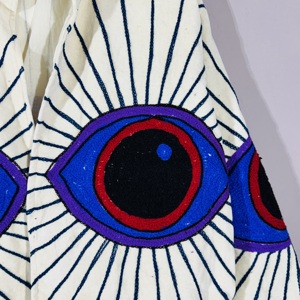 Chaqueta Suzani de Terciopelo Crema con Bordado de Ojos – Abrigo Bohemio Hecho a Mano para Festivales, Prenda Exterior Artística y Distintiva - Product Image 3