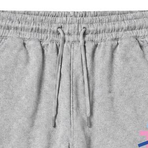 Pantalon de jogging gris brodé avec logo JJ, taille à cordon de serrage, poches latérales et chevilles à revers pour un style décontracté et confortable - Product Image 2