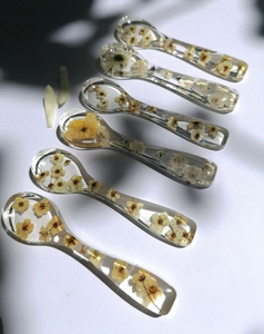 Ensemble de couverts multifonctionnels modernes avec manche en résine, écologiques, compatibles lave-vaisselle, pour salades, fourchettes et cuillères, idéal pour les fêtes en intérieur - Product Image 1