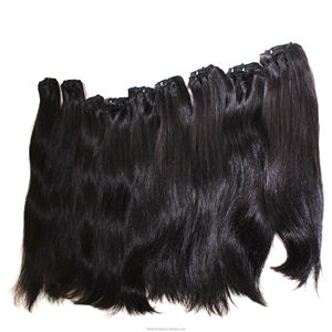 Extensions de cheveux humains lisses de type yaki, imitant la texture des cheveux naturels, offrant des mèches douces, un mouvement sain et une qualité durable. - Product Image 6