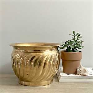 Elegant metal flower <b>vases</b> designed with modern textures and handcrafted detailing to create a timeless decorative statement - Product Image 4