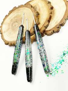 Agujas de Ganchillo de Resina Epoxi Hechas a Mano, Ergonómicas, de 3mm a 12mm, Diferentes Tamaños, Mango Suave, de la India - Product Image 2