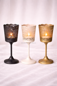 เชิงเทียนโลหะสไตล์โมร็อกโกแบบตะวันออกพร้อมขาตั้งยาว – ชุด 3 ชิ้น (สีแดงเลือดหมู สีชมพู และสีเขียวอมฟ้า) - Product Image 3