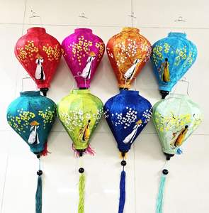 Linterna de bambú vietnamita bellamente elaborada para el ambiente interior y exterior - Product Image 4