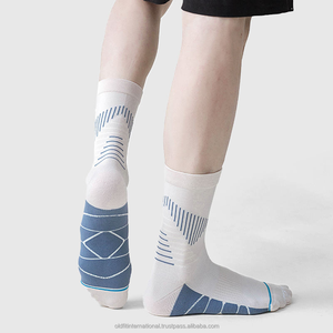 Chaussettes de sport en coton pour hommes de marque avec logo personnalisé de haute qualité Nouvelle tendance Chaussettes de sport unisexes colorées pour adultes Caractéristique antibactérienne - Product Image 4