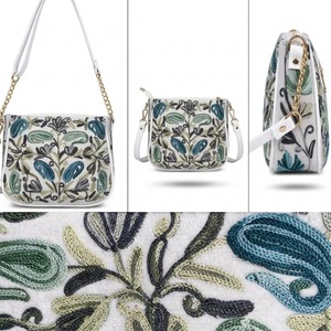 Bolso Bandolera con Bordado Sozni de Cachemira, Blanco con Paisley Verde Azulado, Compra Directa del Proveedor - Product Image 4
