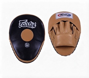 แผ่นซ้อมเตะ Fairtex แบบสั่งทำพิเศษ หนังแท้ 100% ทนทาน สำหรับฝึกซ้อมมวย สำหรับผู้ใหญ่ MMA คิกบ็อกซิ่ง สำหรับผู้ชายและผู้หญิง - Product Image 6