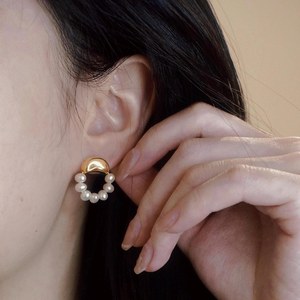 Boucles d'oreilles en or avec perles baroques d'eau douce naturelles, élégantes, pour mariée, cadeau de mariage pour demoiselle d'honneur - Product Image 2