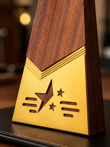 Regalos Corporativos de Cristal y Vidrio Pulido Ecológicos de Diseño Personalizado - Placa de Premios y Trofeos Moderna y Elegante con Logotipo Grabado - Product Image 6