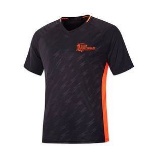 Maillot de football fabriqué en tissu respirant conçu pour garder les joueurs au frais et au sec pendant les matchs de football intenses - Product Image 1