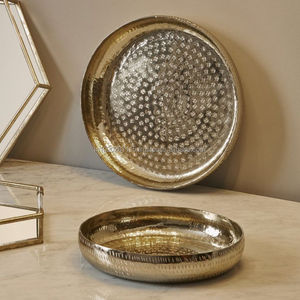 Bandeja de servicio de latón hecha a mano, Plato decorativo con acabado dorado para mesa de comedor de lujo, centro de mesa, exhibición, uso de hospitalidad - Product Image 3