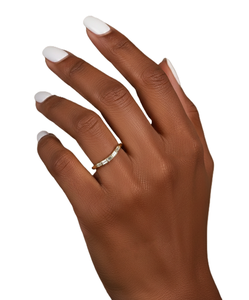 แหวนแต่งงานเพชรทรงบาแกตต์สไตล์อาร์ตเดโค ทองคำแท้ 18K ดีไซน์เรียบหรูโค้งมน แหวนสัญญา แหวนครบรอบสำหรับผู้หญิง - Product Image 6