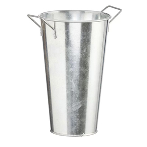 Porte-parapluie vintage en métal avec dessus en forme de cœur et base festonnée pour la décoration de la maison, porte-parapluie galvanisé - Product Image 6