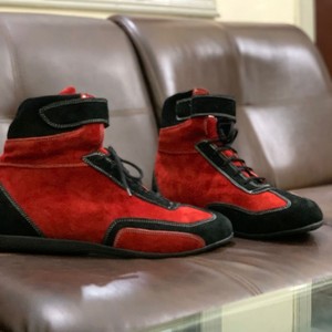 Bottes moto noires à lacets en cuir véritable avec semelle extérieure en caoutchouc respirante, doublure Nomex, fermeture auto-agrippante, bout fermé, antidérapantes en EVA - Product Image 2