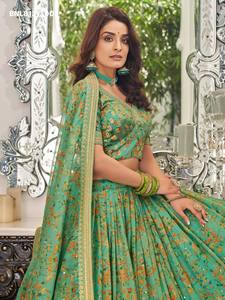 Organza de alta calidad con bordado de lentejuelas, estampado floral y borde dorado, conjunto de lehenga en forma de A color verde marino, proveedor de Surat. - Product Image 3