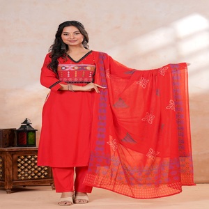 Conjunto de Kurta, Pantalón y Dupatta Bordados en Rojo para Mujer |   Traje Étnico de Algodón para Damas |   Ropa Festiva y Casual - Product Image 1