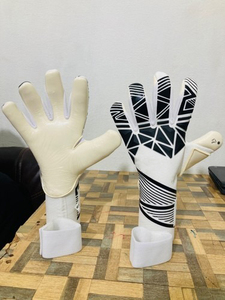 ถุงมือผู้รักษาประตูลาเท็กซ์คุณภาพระดับมืออาชีพสำหรับผู้ใหญ่ ผลิตในราคาโรงงาน พร้อมบริการ OEM ระดับรางวัลออสการ์ - Product Image 6