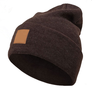 Gorros de punto personalizados al por mayor para mujer con parche de cuero, gorro con parche de cuero - Product Image 1