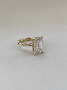 Anillo de Oro Sólido de 14K con Diamante Cultivado en Laboratorio de 3.03 CT, Corte Esmeralda, Banda Trenzada con Halo Oculto para Mujer, Regalo Sorpresa para Enamorados - Product Image 4