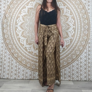 Pantalones tailandeses para mujer Moyana en algodón indio. Vestido Boho con Diseño Cruzado, Estampado Geométrico Marrón, Cintura Elástica Alta, Largo Completo, para Invierno - Product Image 4