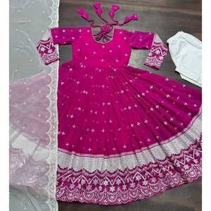 Robe de soirée Designer Taille XS avec Dupatta Belle Pent pour les occasions spéciales - Product Image 2