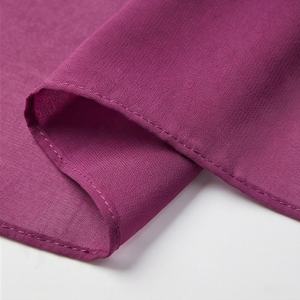 Pañuelo Hijab de Lujo Personalizado con Lazos Florales Cuadrados, Nuevo, para Mujeres Musulmanas, Sensación Suave, Pañuelo Premium, Chal de Moda, Elegante - Product Image 6