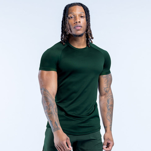 เสื้อยิมแขนสั้นผู้ชายแบบแห้งเร็ว ระบายอากาศได้ดี เสื้อคอมเพรสชั่นน้ำหนักเบา เสื้อวิ่งผู้ชาย รับผลิตแบบ OEM พร้อมสกรีนโลโก้ - Product Image 1