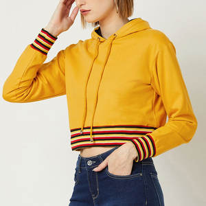 Haut court à capuche tendance et confortable pour femme, respirant, anti-plis, coupe ajustée, épaules tombantes - Product Image 2