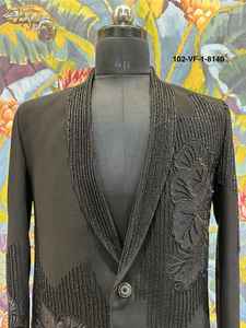 Traje de boda festivo para hombre con estampado de orquídeas Nightfall, solapa tipo chal sin arrugas, Sherwani premium con base de TR Lachka y filas verticales de cuentas. - Product Image 3