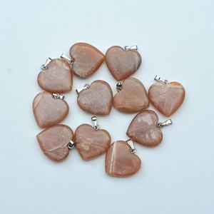 10mm 15mm 20mm piedra lunar de melocotón Natural forma de corazón hermoso diseño colgante de piedras preciosas con cierre de plata regalo perfecto para ella - Product Image 4