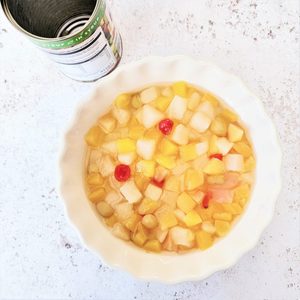Vietnam Canned Tropical Fruit Cocktail Mixed Tropical Fruits in <b>Light</b> Syrup <b>Pineapple</b> Mango Papaya OEM Wholesale Supplier - Product Image 4