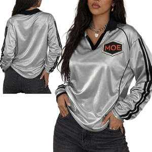 Maillot de sport personnalisé en satin brillant pour femme, à manches longues, col en V, style streetwear décontracté, fournisseur en gros, maillot de football américain - Product Image 1