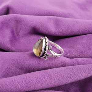 Anillo Minimalista de Plata de Ley con Labradorita Ovalada Hecha a Mano, Certificada por IGI, 1.40 Quilates, para Mujer, Elegante Regalo - Product Image 5