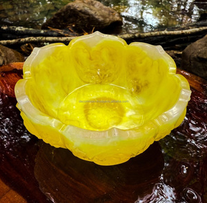 Bol de couleur jaune ou expérience de fruits élégance avec notre bol artisanal pour comptoir de cuisine ou décoratif - Product Image 1