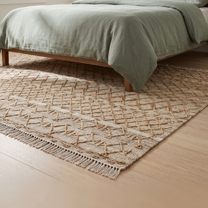 Tapis en jute naturel tissé à la main texturé, moderne, antidérapant, beige crème, motif géométrique losanges, tapis plat à franges - Product Image 3
